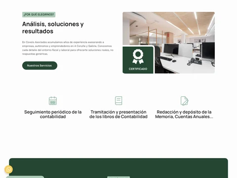 Sección "por qué elegirnos" de Covelo Asociados con foto real de sus oficinas en A Coruña
